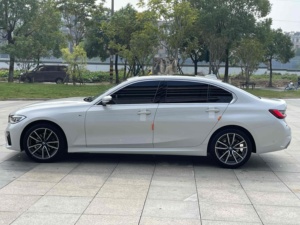 BMW Série 3 d'<span class=keywords><strong>occasion</strong></span> 2022 325Li M Berline LHD <span class=keywords><strong>Voiture</strong></span> <span class=keywords><strong>à</strong></span> essence d'<span class=keywords><strong>occasion</strong></span> pour l'exportation - Product Image 4