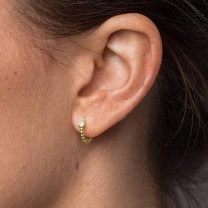 Pendientes de Aro de Oro de 18K de Lujo con Engaste de Diamantes Redondos para Mujer, Diseño Moderno de Bola, Joyería Fina para Uso Diario - Product Image 4