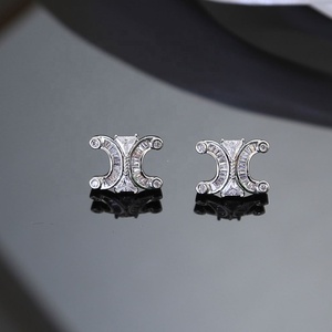 ต่างหูทรงซุ้มประตูชัยแบบยุโรปอเมริกัน ประดับเพชรซิรคอน ดีไซน์หรูหราทันสมัย ใช้งานได้หลากหลาย เหมาะสำหรับเป็นของขวัญ - Product Image 4