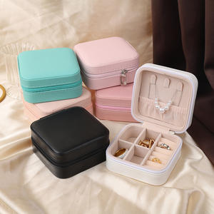 Boîte de rangement pour bijoux en cuir PU de luxe avec logo personnalisé, petite boîte de rangement portable pour bijoux de voyage - Product Image 1