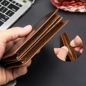 Portafoglio Verticale da Uomo in Pelle con Protezione RFID, Portacarte Extra Large con 16 Slot e Finestra ID, Portafogli da Uomo in Pelle - Product Image 2