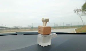 Botol Penyegar Udara Mobil 6ml Bentuk Kotak Kaca Buram dengan Tutup Kayu Berukir Laser dan Stik Diffuser Macaron - Product Image 6