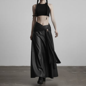 Jupe longue plissée taille naturelle en cuir noir style streetwear pour femme, coupe ample, effet amincissant, design vintage américain - Product Image 6