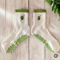 Popular colorido niñas Grip Pilates Ruffle calcetines gruesos Terry logotipo personalizado gimnasio antideslizante Yoga Grip Calcetines