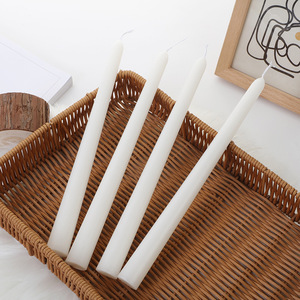 Lot de 48 bougies classiques européennes rouges et blanches en paraffine semi-artisanales, longues, pour hôtel, idéales en cas de panne de courant ou d'urgence - Product Image 3