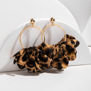 Orecchini Pendenti Geometrici Circolari con Gemme e Tessuto Leopardato Colorato per Gioielleria - Vendita all'Ingrosso - Product Image 4