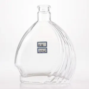 Özelleştirilmiş boyutu fantezi yuvarlak düz votka cam likör şişeleri tekne şekli cam şişe