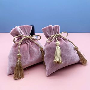Pochette à bijoux en velours rose avec cordon de serrage à pompon, pochette de mariage, sac cadeau, trousse de maquillage - Product Image 4