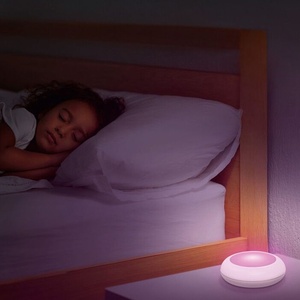 Lumière nocturne RGB 0,2 W avec télécommande, idéale pour la chambre d'enfant, offre une éclairage doux et des ambiances relaxantes. - Product Image 2