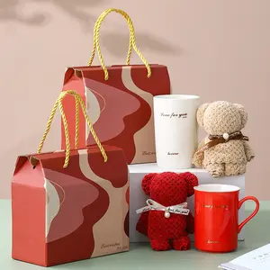 Copo de cerâmica criativo retorno de casamento, conjunto de caixa de presente abertura, pequeno urso, caneca, logotipo com mão