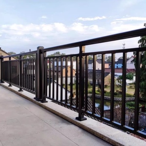 Barrières de balcon modulaires de 1,20 m de haut, adaptées aux balcons des villas résidentielles, des appartements et des hôtels - Product Image 2