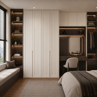 Armoire avec portes encadrées ivoire chaud, sections de présentation en bois fumé et meuble-lavabo
