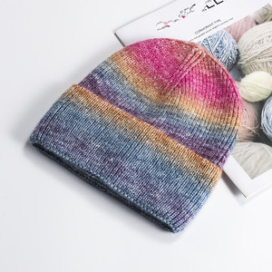2024 automne/hiver femmes chaud épais tricot chapeau arc-en-ciel dégradé laine chaud chapeau - Product Image 1