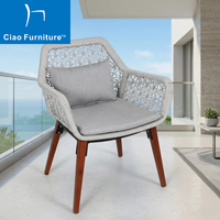 Chaise de jardin moderne en teck avec pieds en bois et corde tressée grise pour restaurant extérieur