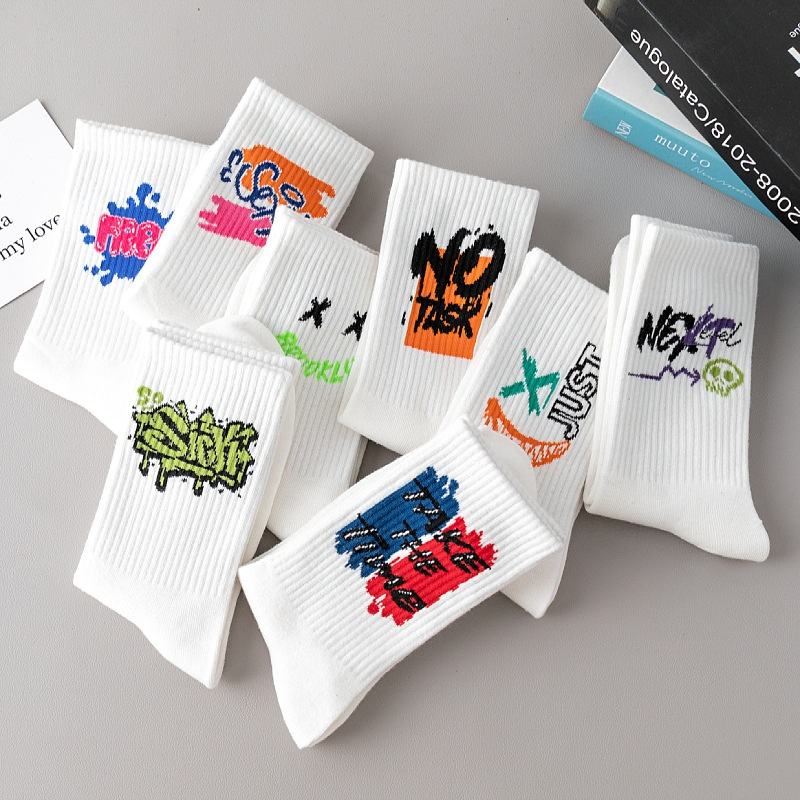 High Quality Men's Mid-Calf Sports Socks for Spring White Basketball Couple Stockings Wholesale Knitted Crew