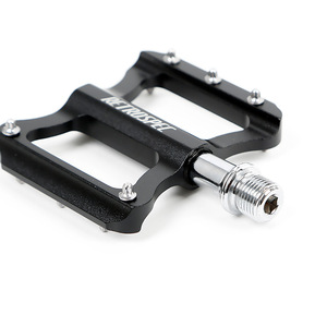 Pédale de vélo Retrospec légère en alliage d'aluminium avec roulement à billes pour VTT noir - Product Image 3