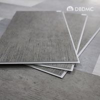 Azulejo de PVC de vinilo de lujo comercial LVP LVT Peel Stick Pisos con instalación de clic Azulejos de suelo de clic decorativos para exteriores
