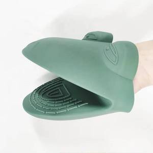 Mini Frog Cow Rooster Silicone Pot Mitts Waterproof Heat Resistant Dishwasher Safe Eco-Friendly Oven Potholders for <b>BBQ</b> <b>Grill</b> - Product Image 1