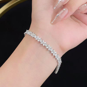 Pulsera de Diamantes Cultivados en Laboratorio de Oro Blanco de 18K con Diseño Irregular y Efecto Iced Out, de Moda, para Mujer, Joyería Fina de Diseñador, Venta al por Mayor - Product Image 4