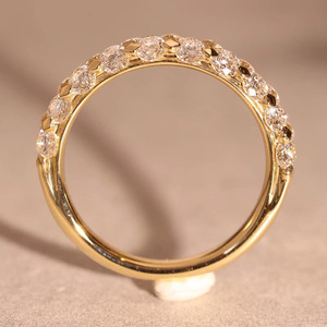 Anello dal Design Minimalista Stile Pave per Donne - Product Image 1