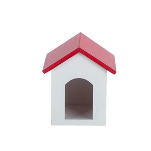 Casa de muñecas de madera con parte superior roja y adornos de pared blancos para juguetes y bricolaje Incluye escena de Perrera de perro de peluche y embalaje de bolsa - Product Image 5