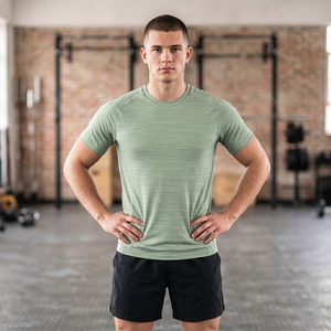 Ensemble de sport à séchage rapide pour hommes et femmes, avec logo personnalisé, respirant, pour la gym, le fitness, l'entraînement, t-shirt et short, tenue de sport - Product Image 3