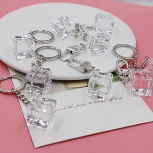 Mode Clear Ice Cube Sleutelhangers Mini 3d Transparant Acryl Kubus Sleutelhanger Rugzak Hanger Decor Ijsvormige Charme Verjaardagscadeau - Product Image 2