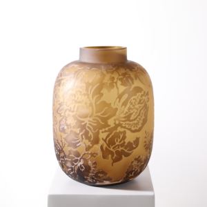 शाश्वत सुरुचिपूर्ण भूरे रंग-सोने के ग्रेडिएंट पुष्प-पैटर्न फ्रॉस्टेड ग्लास वेस ब्राउन-गोल्ड टोन शानदार बेडरूम सजावट - Product Image 3