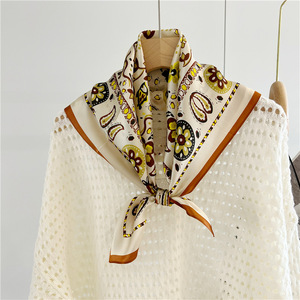 وشاح حريري عالي الجودة مصنوع من الحرير المطبوع بحصان مربع مخصص وشاح حريري 65 وشاح زهري للسيدات والنساء - Product Image 4