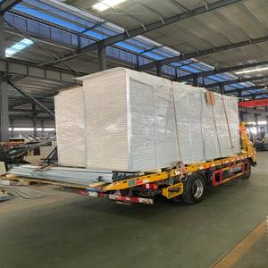 Panneau isolant composite multicouche ignifuge robuste à insérer pour la construction de carrosseries de camions et remorques frigorifiques - Product Image 2