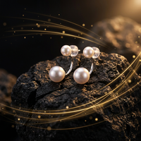 Boucles d'oreilles en perles d'eau douce naturelles blanches Moon Ash, fabriquées avec soin en argent S925