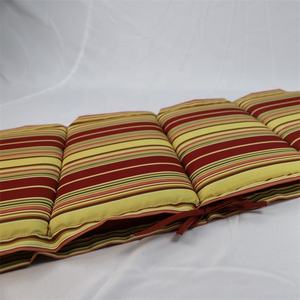 Cojín de silla de relajación suave duradero portátil con rayas rojas y verdes de estilo moderno para uso en exteriores - Product Image 3