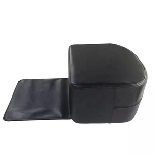 Chaise de barbier pour enfants avec coussin et siège rehausseur en cuir synthétique et acier inoxydable, design moderne pour salon - Product Image 1
