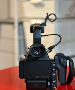 Caméra Cinéma HD d'entrée <span class=keywords><strong>de</strong></span> gamme Canon EOS C100 Mark II - <span class=keywords><strong>Prix</strong></span> <span class=keywords><strong>de</strong></span> Gros - Product Image 4