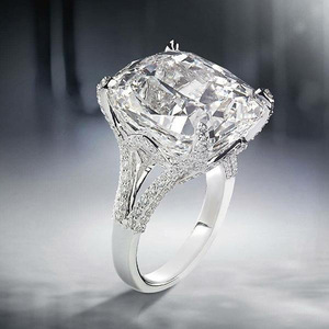 Anello con Cristallo Taglio Principessa per Donne, Elegante Accessorio Moda per Uso Quotidiano e Feste - Product Image 4