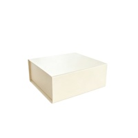 Boîte cadeau en stock, boîtes rigides à rabat magnétique en papier enduit imperméable haut de gamme avec ruban pour extensions de cheveux, chaussettes et fourrures