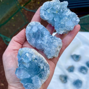 Venta al por Mayor de Esferas Pulidas de Celestita Azul Natural, Cristales Tallados para Decoración del Hogar y Sanación Reiki - Product Image 3