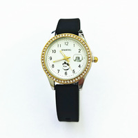 Jam Tangan Wanita Modis Jam Tangan Kuarsa Trendi Casing Aloi Berlian Imitasi Tali Silikon Kalender Dial Bulat 30Mm Grosir