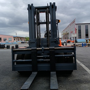 China <span class=keywords><strong>10</strong></span> <span class=keywords><strong>ton</strong></span> dieselheftruck met Cummins-motor voor bouwplaatsen - Product Image 5