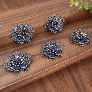 Broche Cloisonné Orientale Artisanale de Luxe en Lapis-Lazuli Naturel, Bijou Floral, Cadeau de Fiançailles, Mariage - Product Image 1