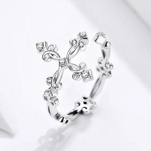 Anello alla Moda T0272 con Zirconia Cubica, Incastonatura a Griffe Quadrate, Motivo Vegetale, Gioiello Unisex da Regalo - Product Image 5