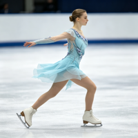 Robe de patinage et de danse dégradé bleu clair pour enfants et adultes, en maille transparente à manches longues, avec dos orné de fleurs et de paillettes, pour spectacle de patinage artistique