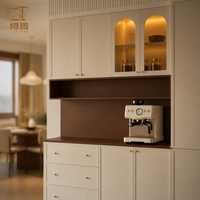 Buffet d'appoint moderne de style français avec portes en verre cintrées – Rangement de luxe pour salle à manger, solution idéale pour projets d'appartements