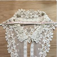Collier en dentelle en polyester/coton soluble dans l'eau à motifs floraux pour vêtements de mode, applique beige élégante et élégante
