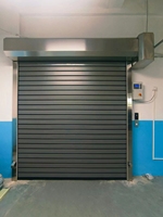 Moteur automatique Portes volets roulants en alliage d'aluminium Portes de garage enroulées Portes de garage Porte sectionnelle