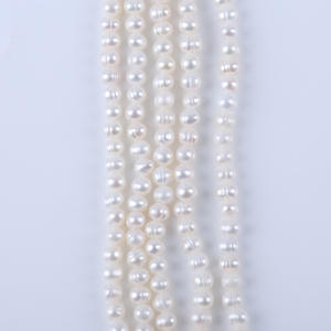 Wholesale Natural Freshwater Short Strips 18cm3-4mm Two Sided Glossy White DIY Jewelry Accessories <b>Loose</b> <b>Pearls</b> - Product Image 3