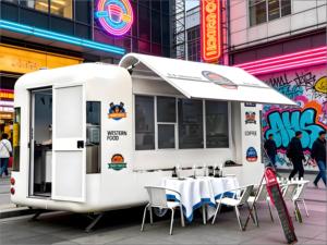 Camión <span class=keywords><strong>de</strong></span> <span class=keywords><strong>Comida</strong></span> Móvil Estable <span class=keywords><strong>de</strong></span> Cuatro Ruedas <span class=keywords><strong>de</strong></span> Acero Inoxidable con Gran Toldo para Servir, Máquina <span class=keywords><strong>de</strong></span> Espresso, Vitrina para Pastelería y Rastreo GPS - Product Image 1