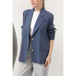 Blazer rayé pour femme en bordeaux avec bandes latérales blanches et fermeture à double boutonnage - Product Image 6