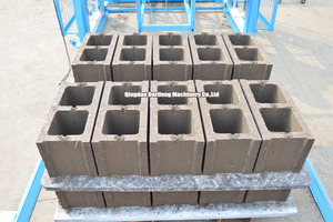 Machine à fabriquer des blocs creux Qt5-15, machine automatique à briques en béton avec <span class=keywords><strong>moule</strong></span> à ciment - Product Image 6