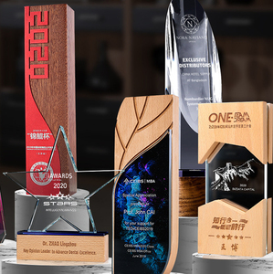 ميدالية طراز كريستال عالية الجودة مخصصة احترافية من المصنع جوائز مجانية بطباعة خشبية مصقولة - Product Image 4